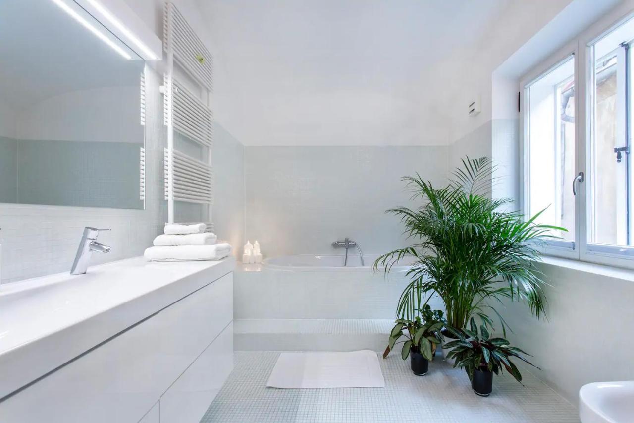 Address Deluxe Downtown Apartment *