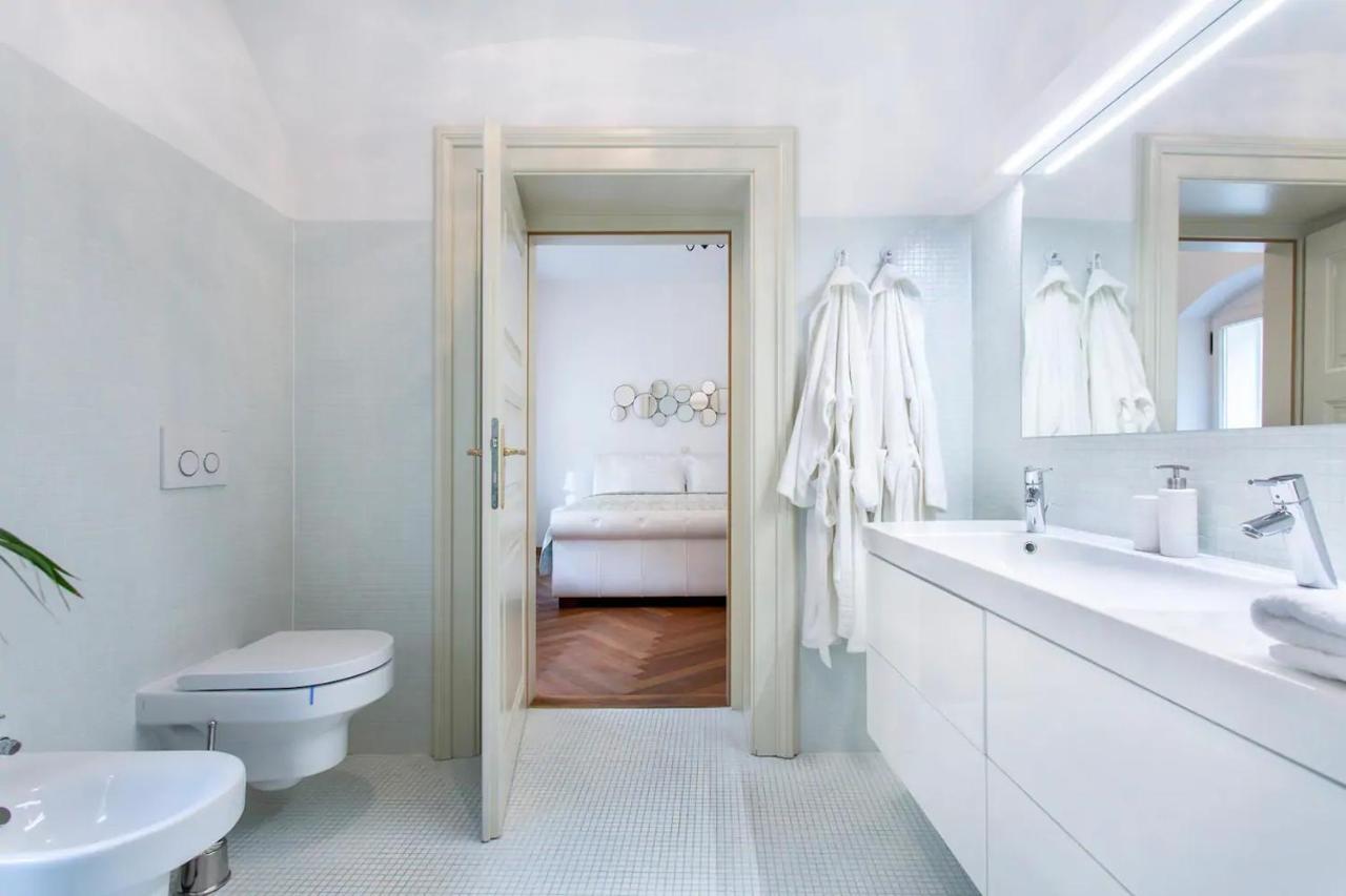 Address Deluxe Downtown Apartment *